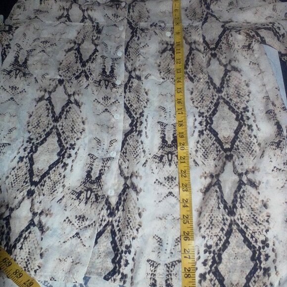 Women's button down shirt - Picture 7 of 8